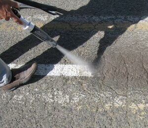 cq5dam.web.1280.1280 decapage peinture route par aerogommage